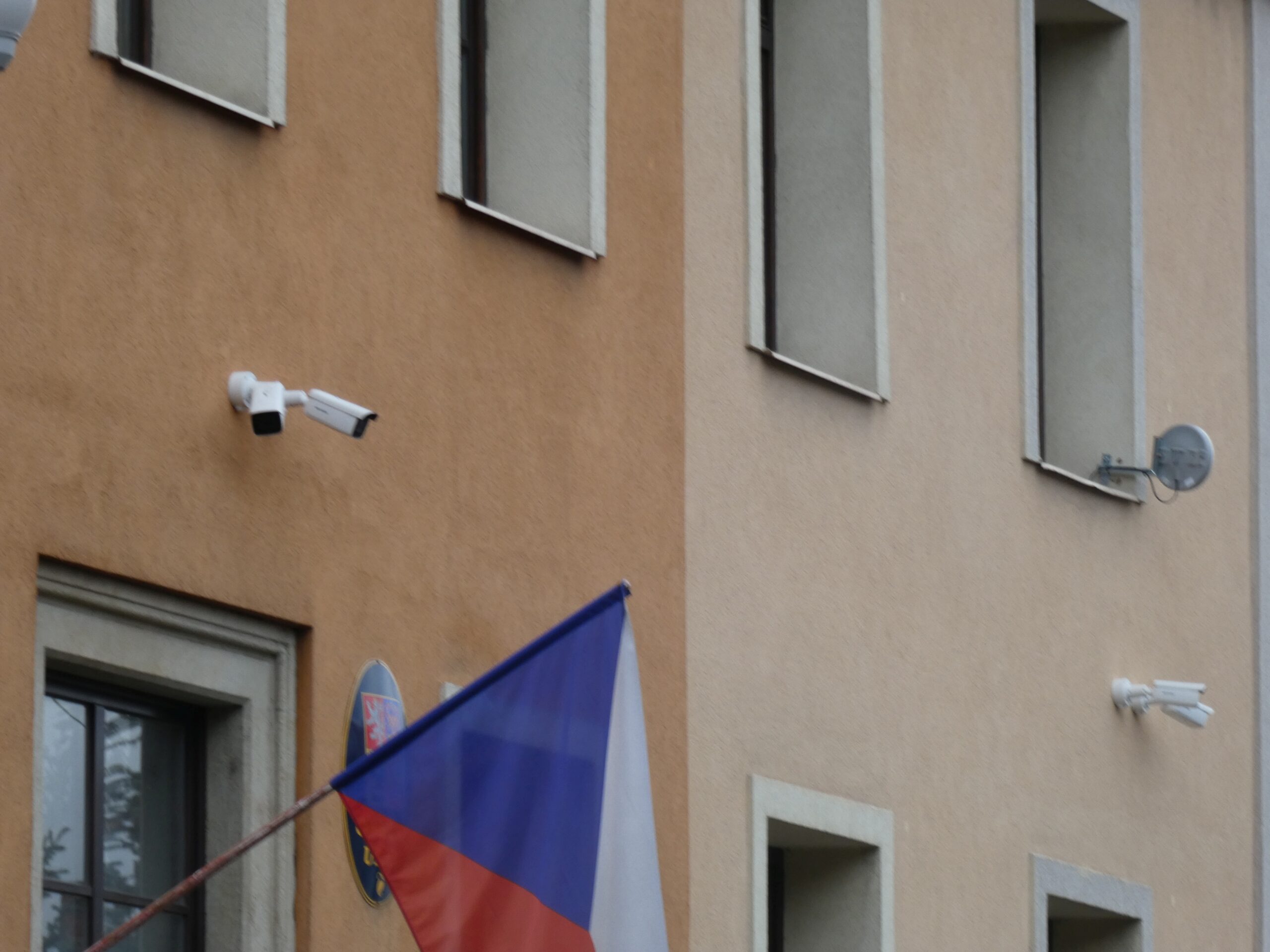 Kult osobnosti Ludmily Záklasníkové aneb Kamery na obecním úřadě